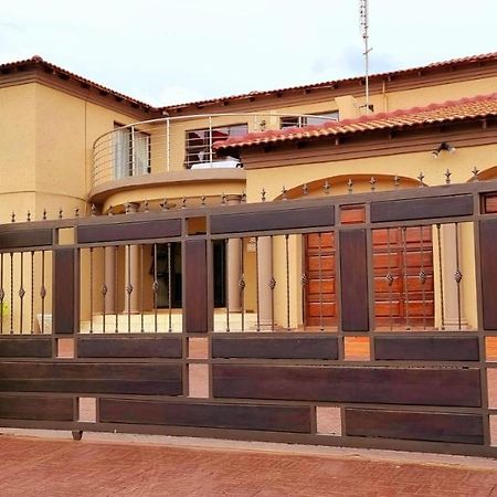 Mogwase Asda Guesthouse מראה חיצוני תמונה