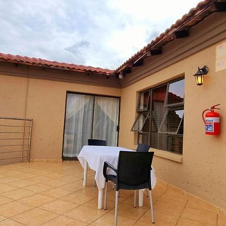 Mogwase Asda Guesthouse מראה חיצוני תמונה