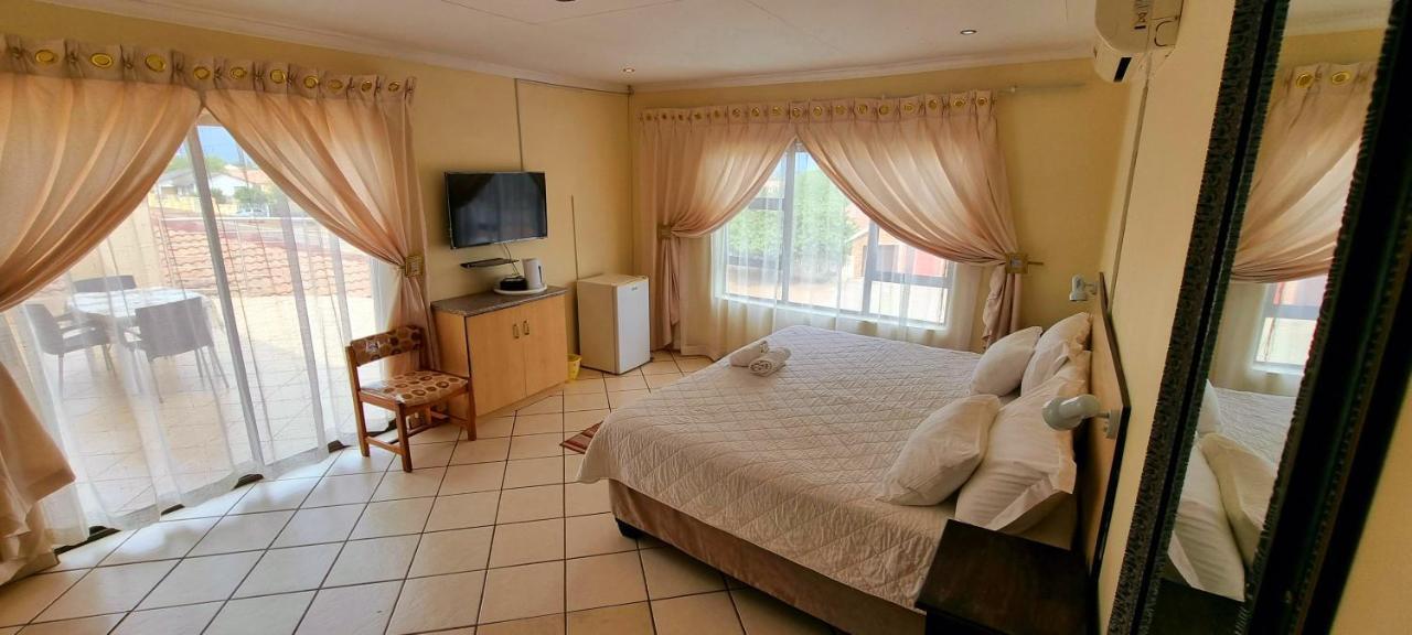 Mogwase Asda Guesthouse מראה חיצוני תמונה
