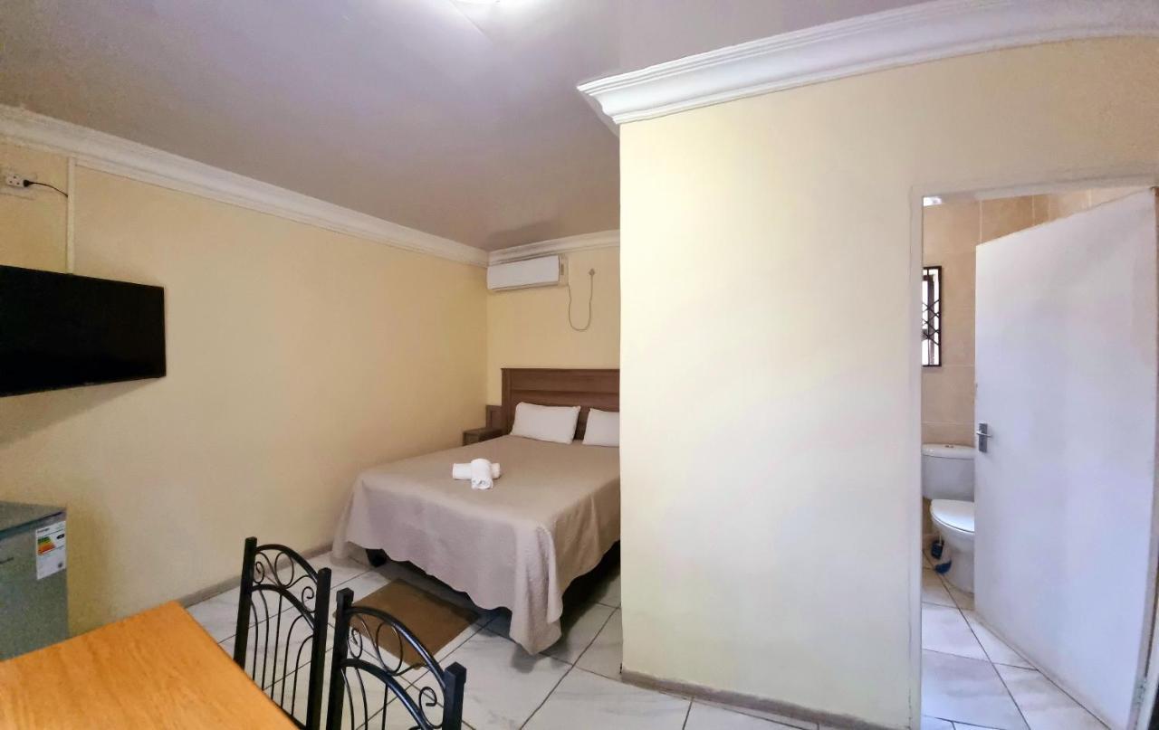 Mogwase Asda Guesthouse מראה חיצוני תמונה