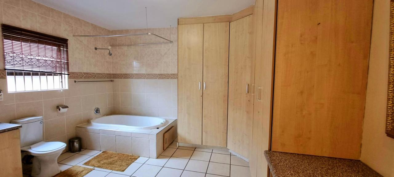 Mogwase Asda Guesthouse מראה חיצוני תמונה
