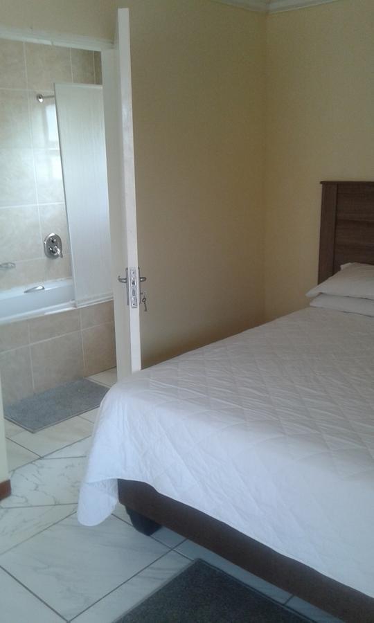 Mogwase Asda Guesthouse מראה חיצוני תמונה